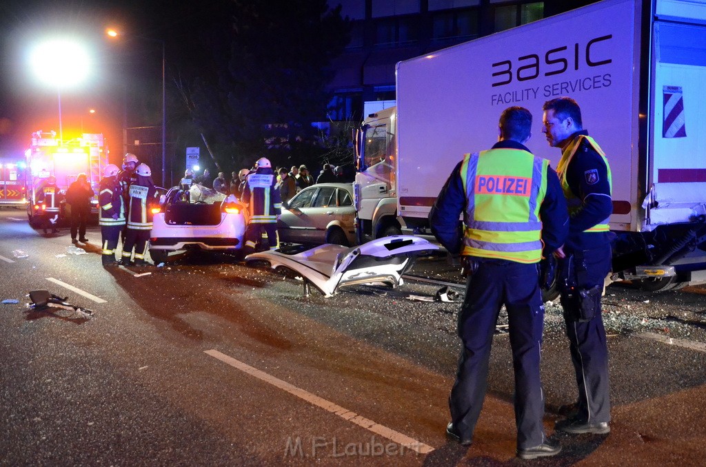 VU Koeln Muelheim Neurather Ring Berlinerstr P114.JPG - Miklos Laubert